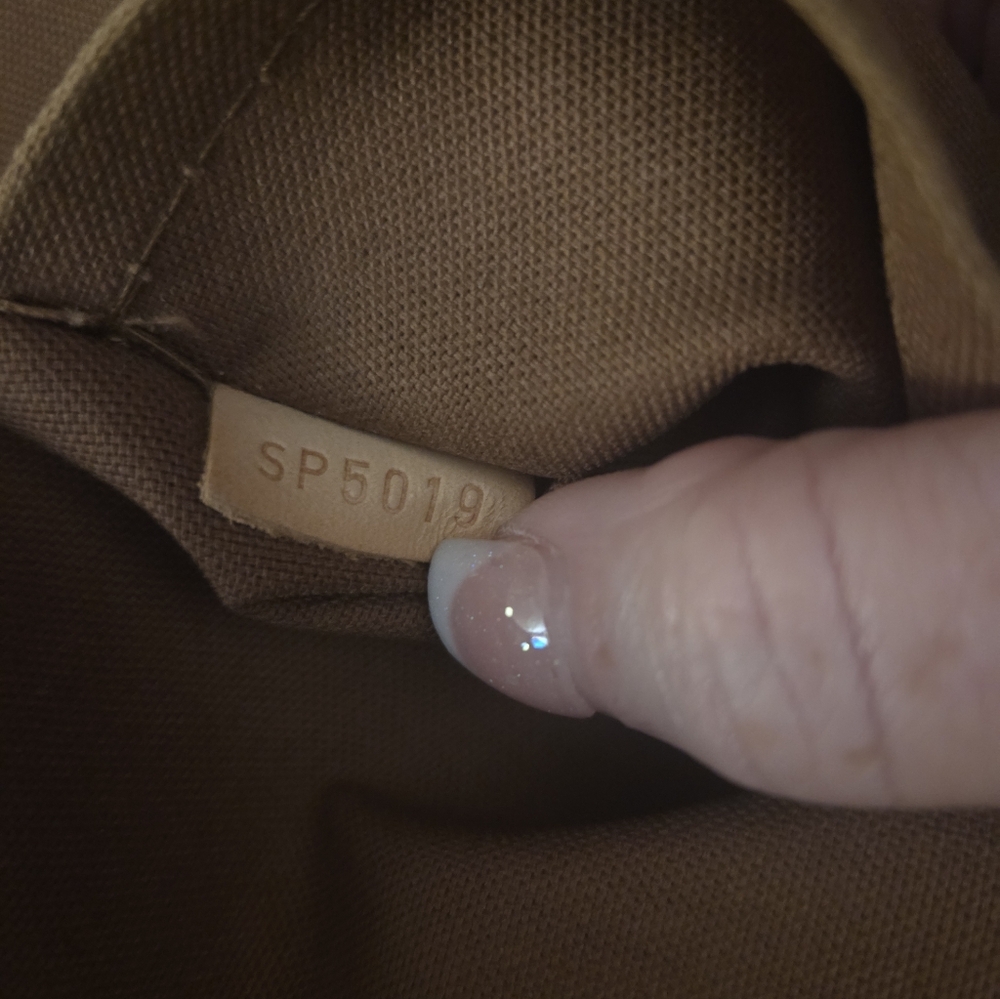 LOUIS VUITTON Monogram Tivoli GM - Picture 4 of 11